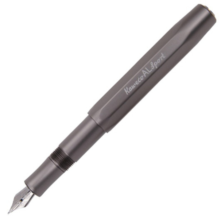 AL Sport Grey Füllfederhalter in der Gruppe Stifte / Fine Writing / Füllfederhalter bei Pen Store (102219_r)