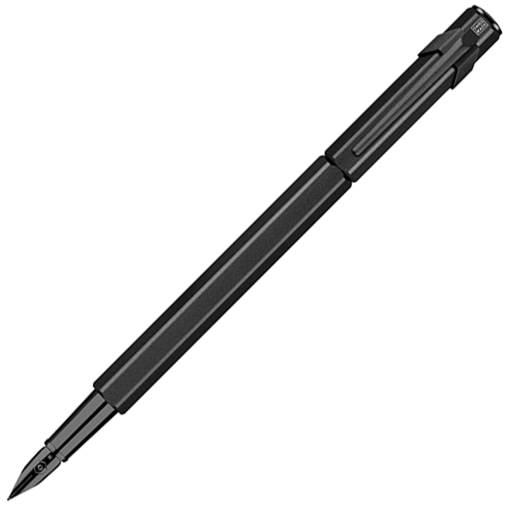 849 Black Code Füllfederhalter Medium in der Gruppe Stifte / Fine Writing / Füllfederhalter bei Pen Store (135638)