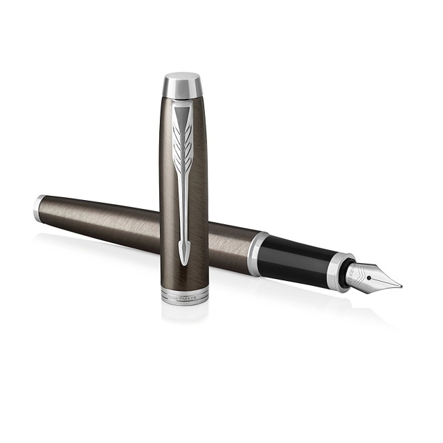 IM Dark Espresso/Chrome Füllfederhalter Medium in der Gruppe Stifte / Fine Writing / Füllfederhalter bei Pen Store (104799)