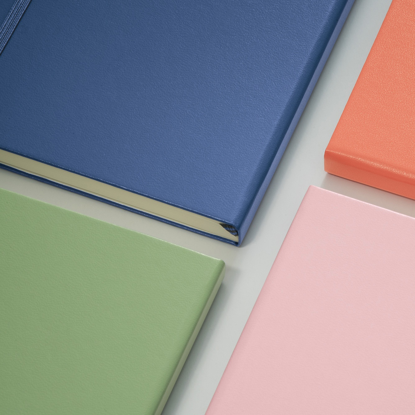 Sanfte Farben A5 Medium Denim in der Gruppe Papier & Blöcke / Schreiben und Notizen / Notizbücher bei Pen Store (100797_r)