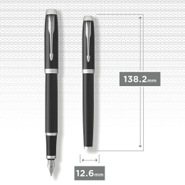IM Black/Chrome Füllfederhalter in der Gruppe Stifte / Fine Writing / Füllfederhalter bei Pen Store (104667_r)