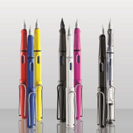 Safari Blue Füllfederhalter + pouch in der Gruppe Stifte / Fine Writing / Füllfederhalter bei Pen Store (111450)