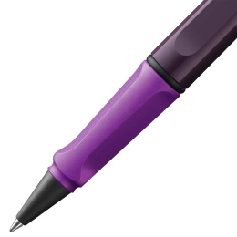 Safari Rollerball Violet Blackberry in der Gruppe Stifte / Fine Writing / Tintenroller bei Pen Store (131061)