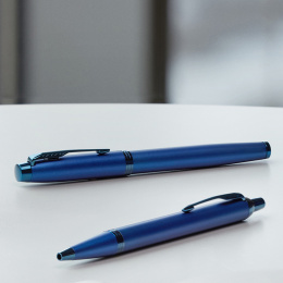 IM Monochrome Blue Tintenroller in der Gruppe Stifte / Fine Writing / Tintenroller bei Pen Store (131984)