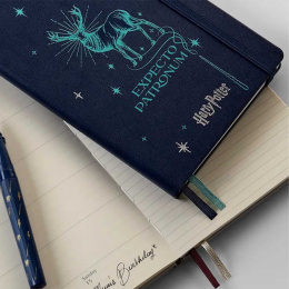 Hard Cover Notebook Large Harry Potter Expecto Patronum in der Gruppe Papier & Blöcke / Schreiben und Notizen / Notizbücher bei Pen Store (132483)