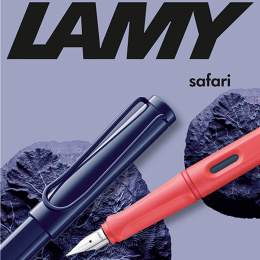 Safari Füllfederhalter Dark Dusk Medium in der Gruppe Stifte / Fine Writing / Füllfederhalter bei Pen Store (135233)