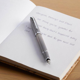 IM Rituals Gradient Grey/Chrome Fullfederhalter in der Gruppe Stifte / Fine Writing / Füllfederhalter bei Pen Store (135487_r)