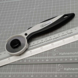Ergonomischer Rollschneider 45 mm in der Gruppe Basteln & Hobby / Hobbyzubehör / Papierschneider bei Pen Store (135559)