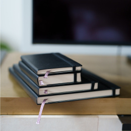 Kalender 18M WeekNote Soft Cover Pocket Black in der Gruppe Papier & Blöcke / Kalender und Terminkalender / 18 Monate Tageskalender bei Pen Store (135587)