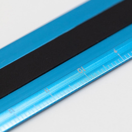 Lineal Aluminium/Leder 15 cm Turquoise/Black in der Gruppe Basteln & Hobby / Hobbyzubehör / Lineale bei Pen Store (136446)