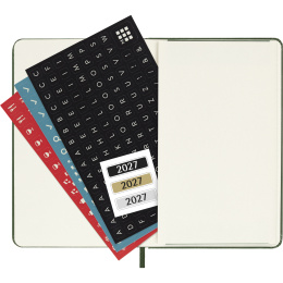 Kalender 12M Daily 2027 Hardcover Pocket Myrtle Green in der Gruppe Papier & Blöcke / Kalender und Terminkalender / 12 Monate Tageskalender bei Pen Store (137434)
