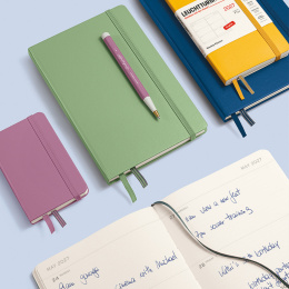 Kalender Weekly Planner 2027 A5 Black in der Gruppe Papier & Blöcke / Kalender und Terminkalender / 12 Monate Tageskalender bei Pen Store (137486)